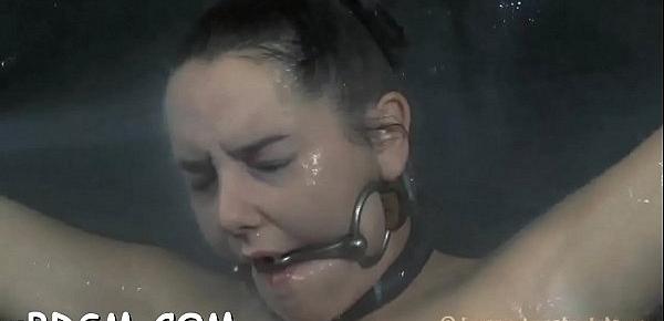  Hotty wears an steel helmet during hardcore pussy drilling